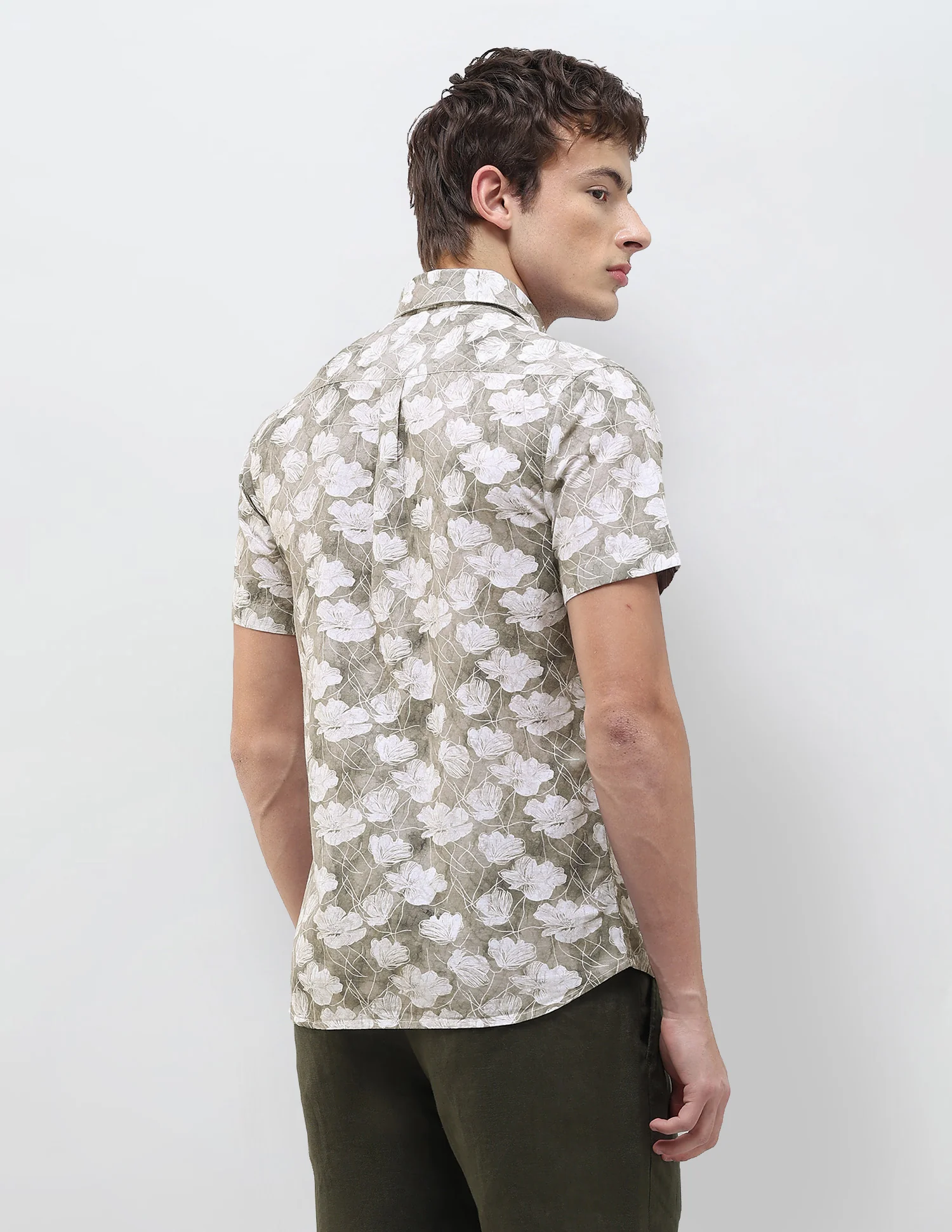 Floral Printed Regular Fit Shirt - Image 5