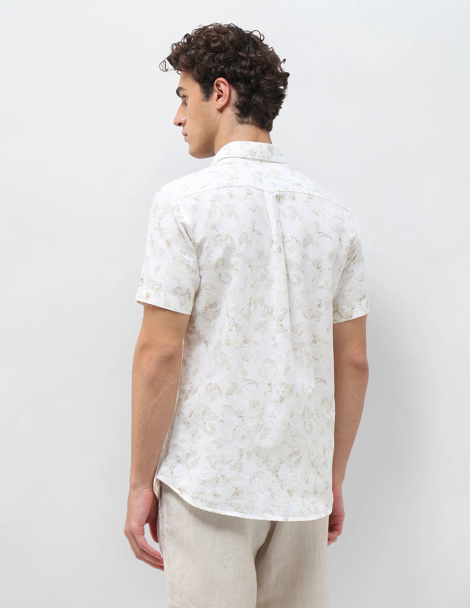 Floral Printed Regular Fit Shirt - Image 5
