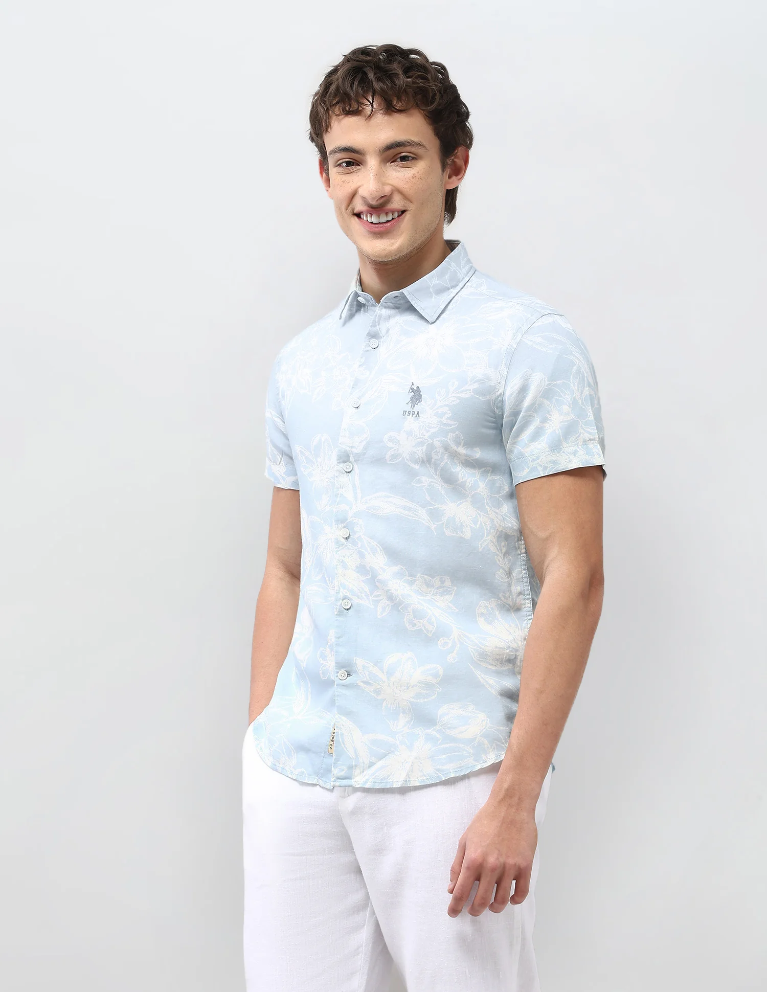 Floral Printed Regular Fit Shirt - Image 4