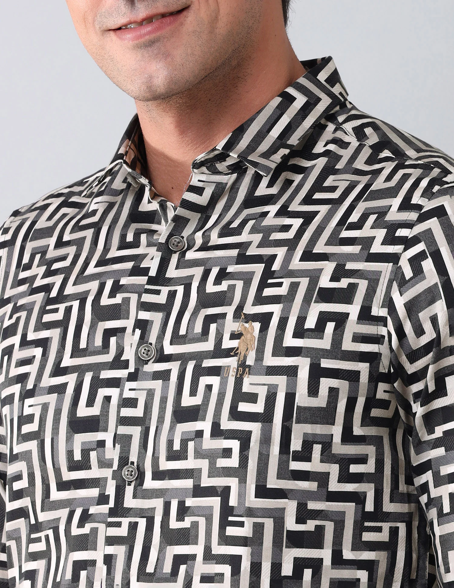Geometric Printed Regular Shirt - Image 7