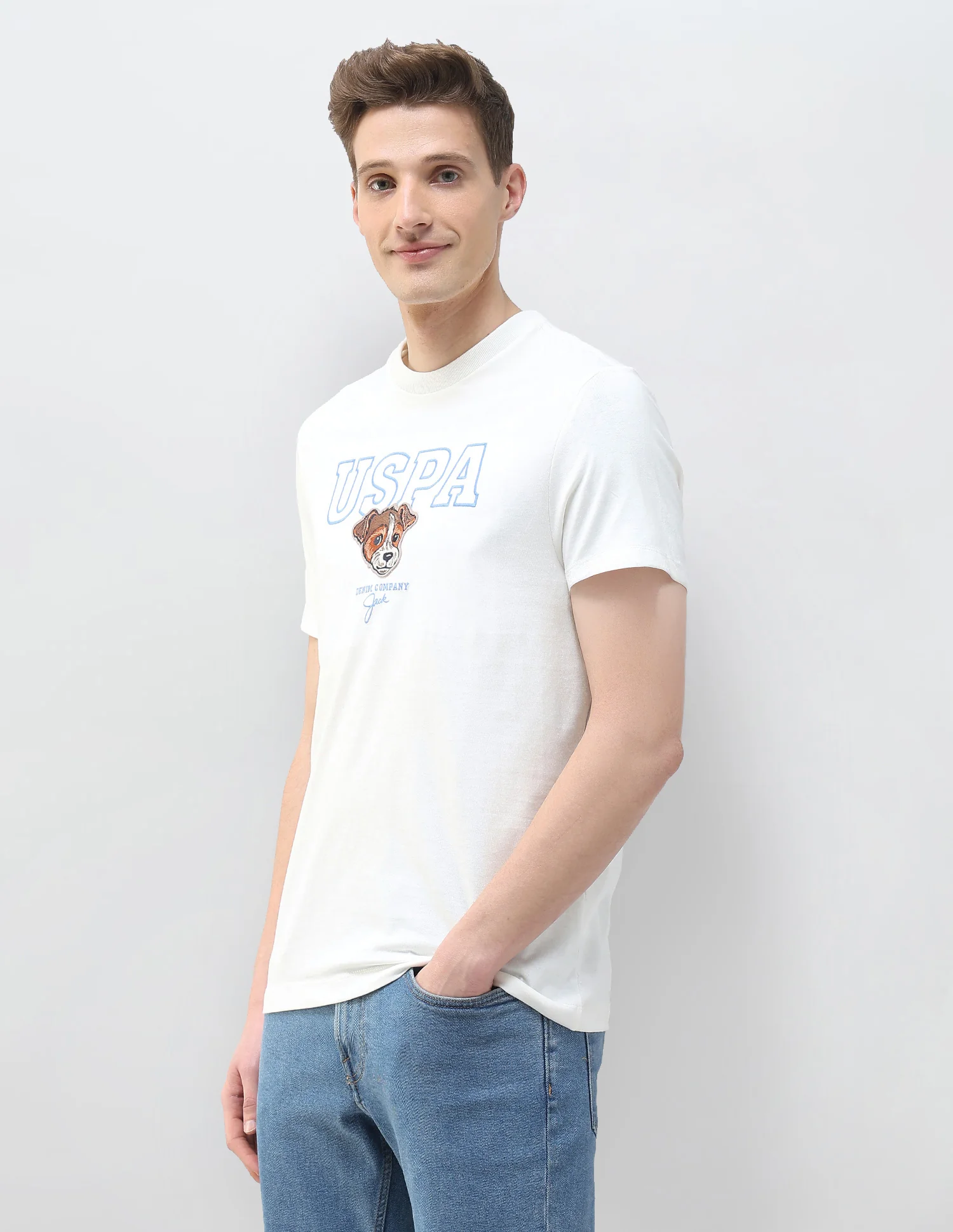 Graphic Brand Embroidered Motel On The Coast T-Shirt - Image 4