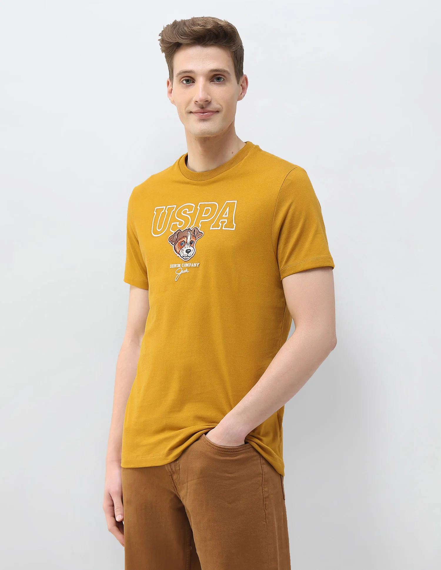 Graphic Brand Embroidered Motel On The Coast T-Shirt - Image 4