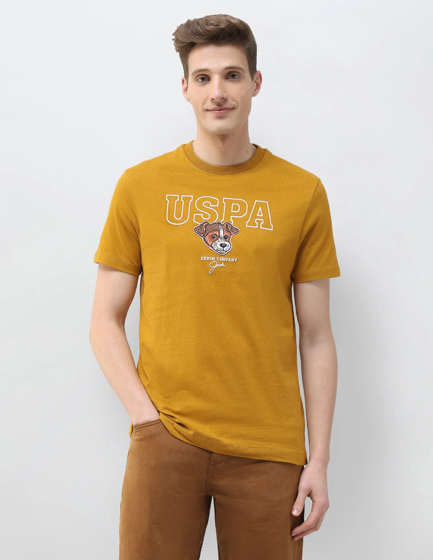 Graphic Brand Embroidered Motel On The Coast T-Shirt - Image 6