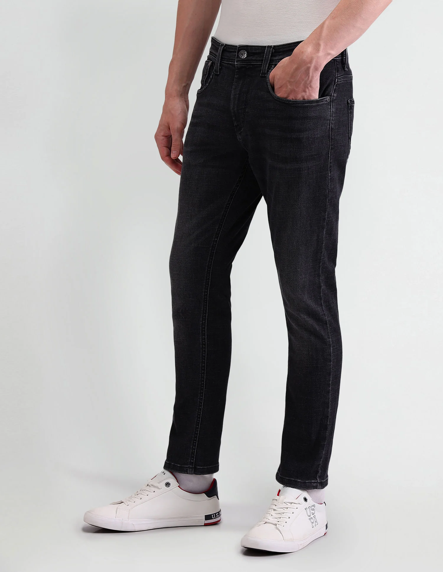 Henry Tapered Black Jeans - Image 4