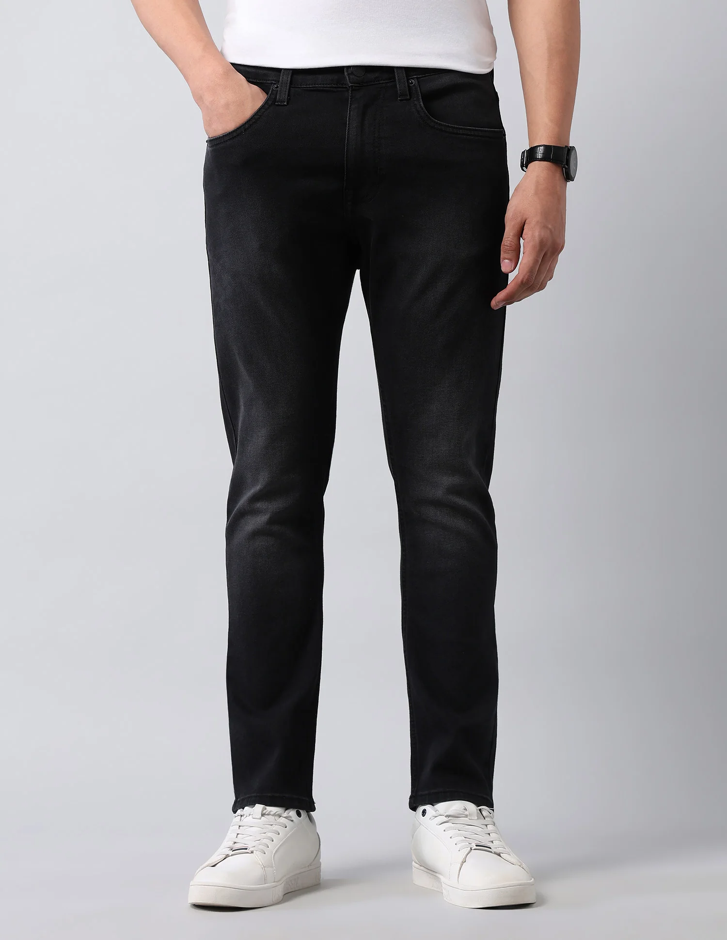 Henry Tapered Fit Black Jeans
