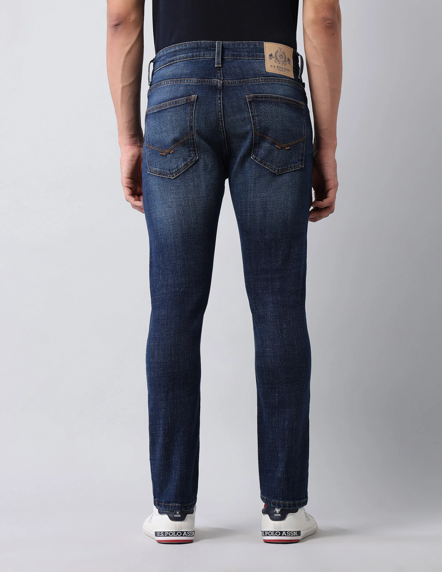 Henry Tapered Fit Blue Jeans - Image 5