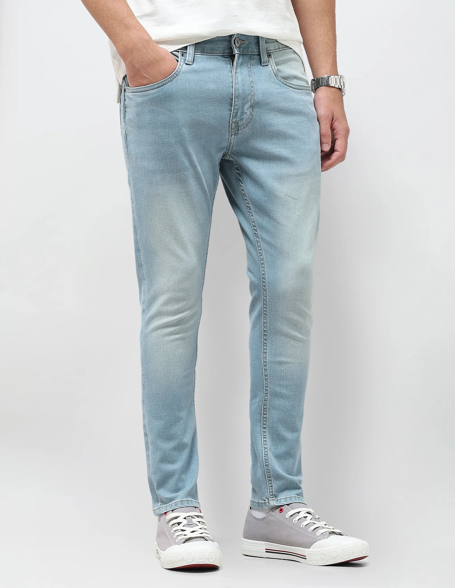 Henry Tapered Fit Blue Jeans