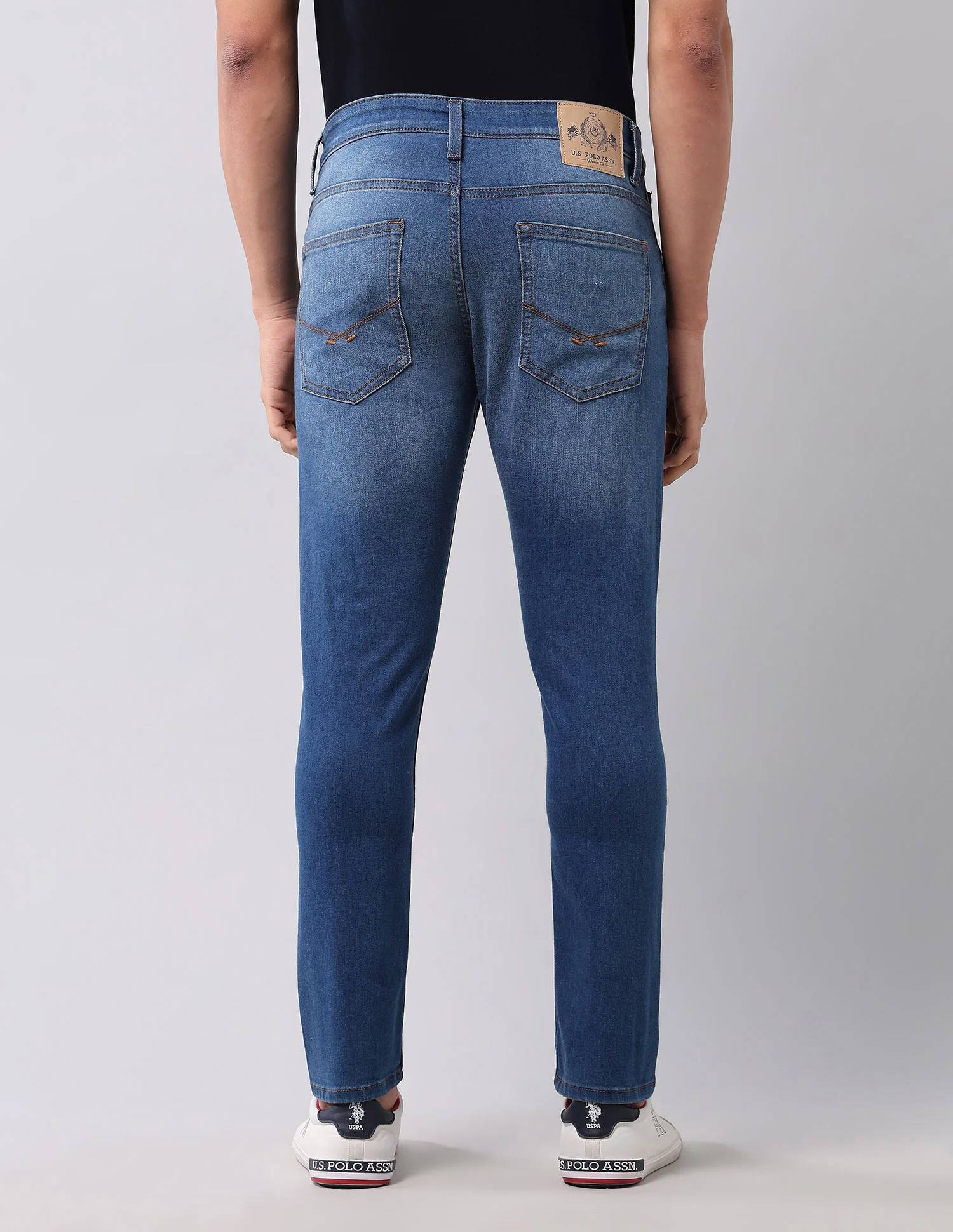 Henry Tapered Fit Blue Jeans - Image 5