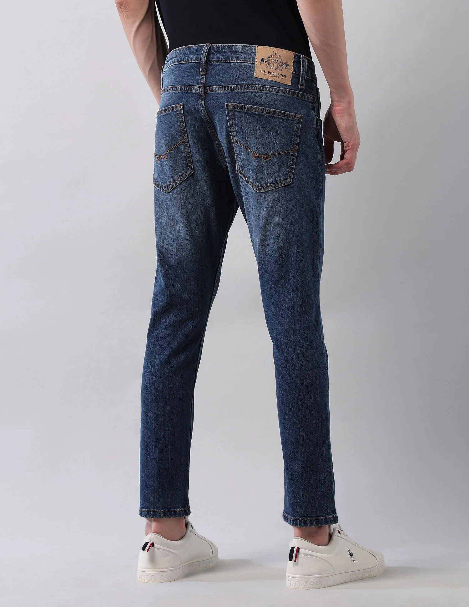 Henry Tapered Fit Blue Jeans - Image 5