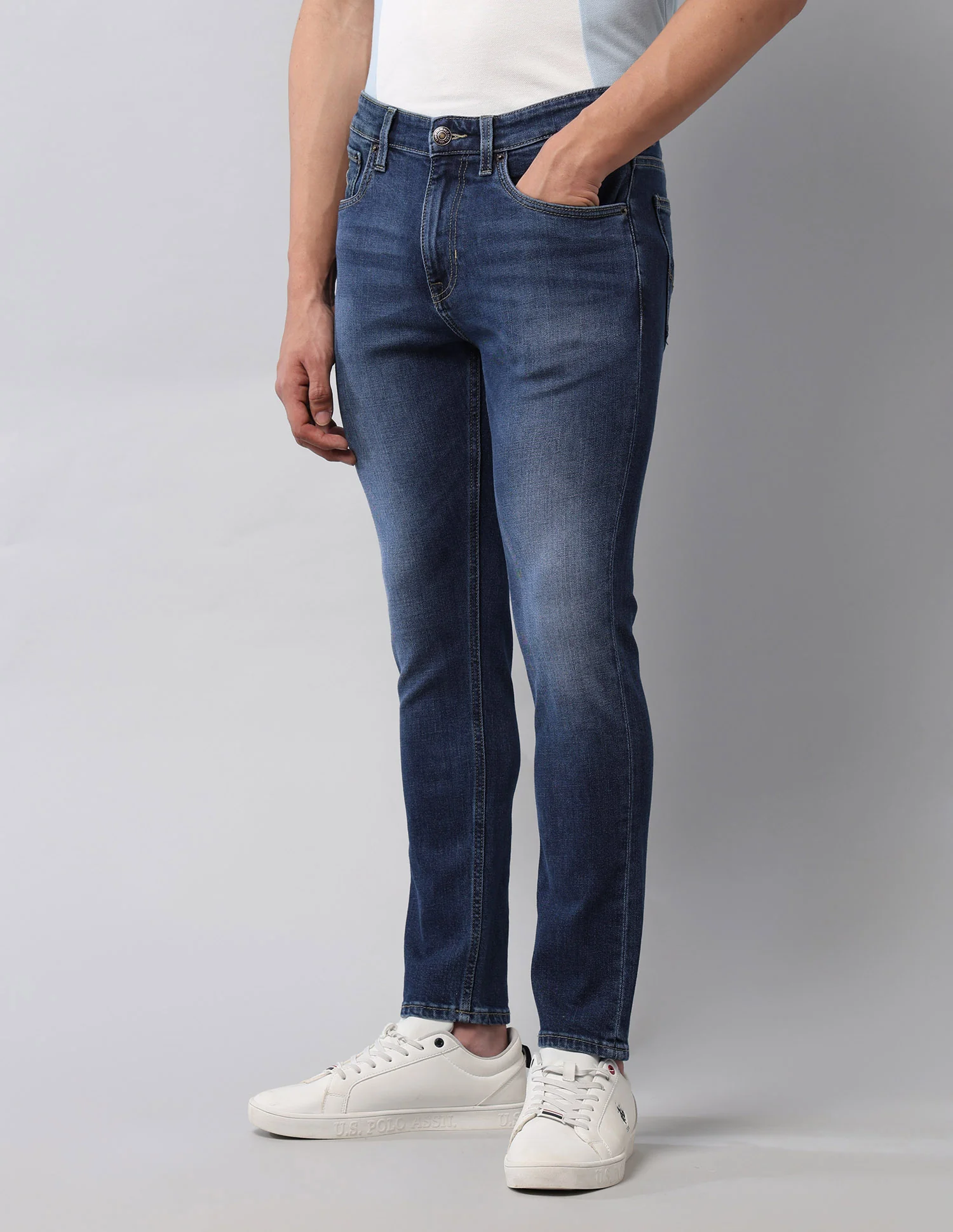 Henry Tapered Fit Blue Jeans - Image 4