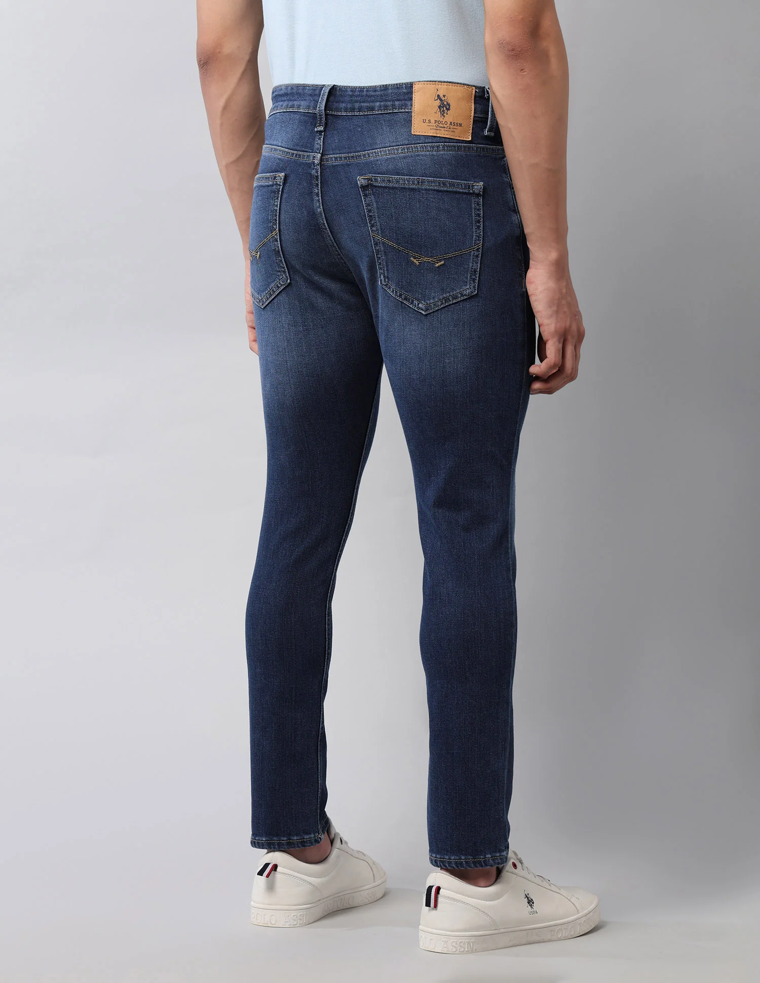 Henry Tapered Fit Blue Jeans - Image 5