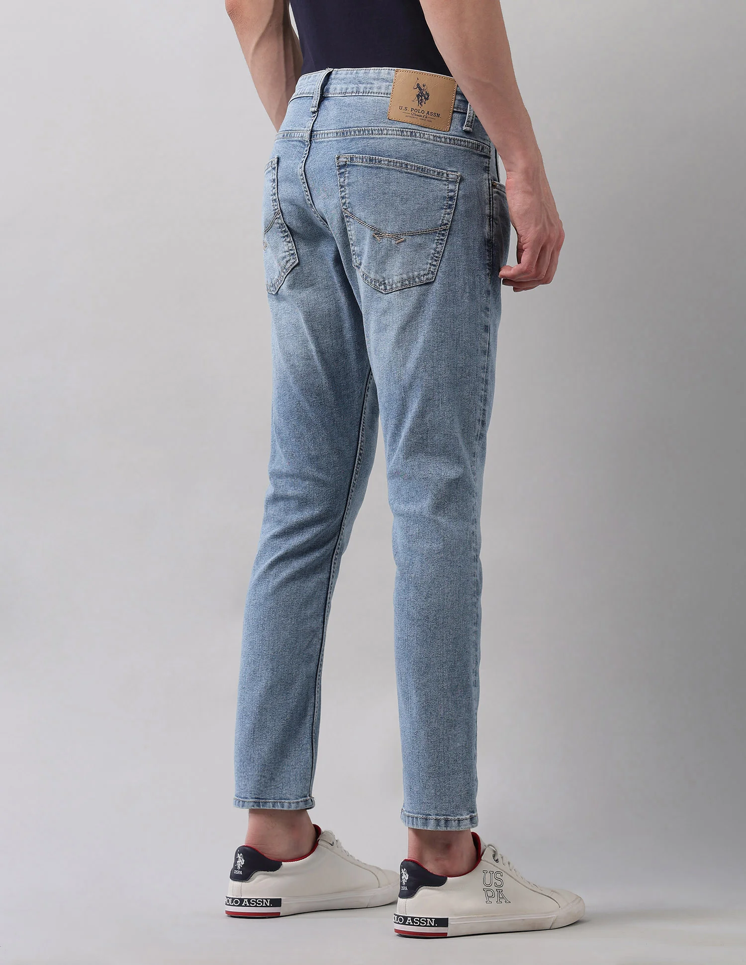 Henry Tapered Fit Blue Jeans - Image 5