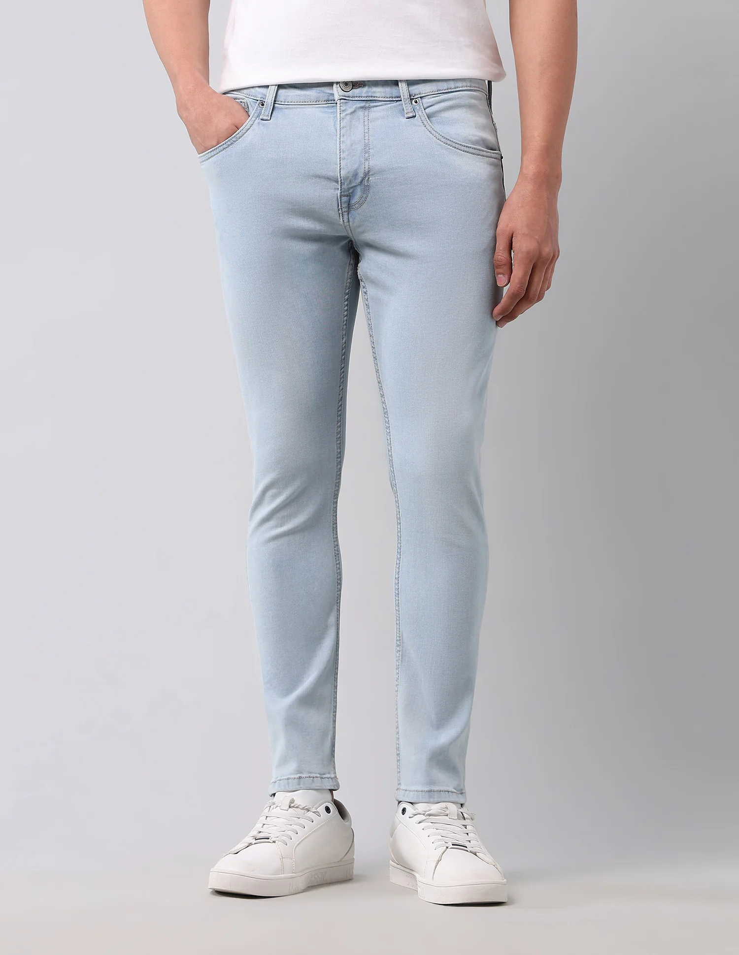 Henry Tapered Fit Blue Jeans