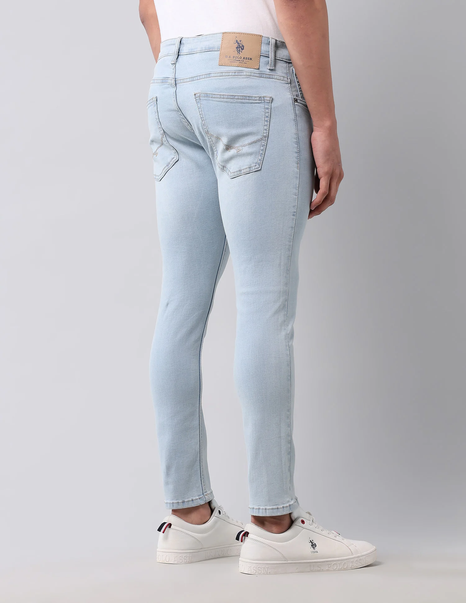 Henry Tapered Fit Blue Jeans - Image 5
