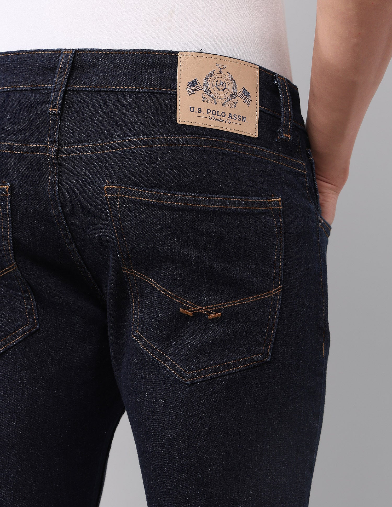 Henry Tapered Fit Blue Jeans - Image 8
