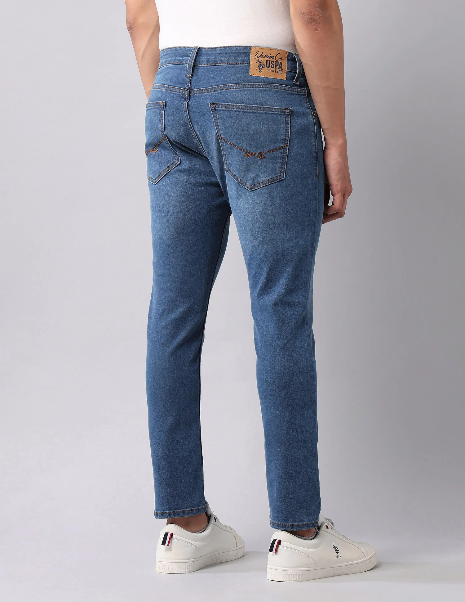 Henry Tapered Fit Blue Jeans - Image 5