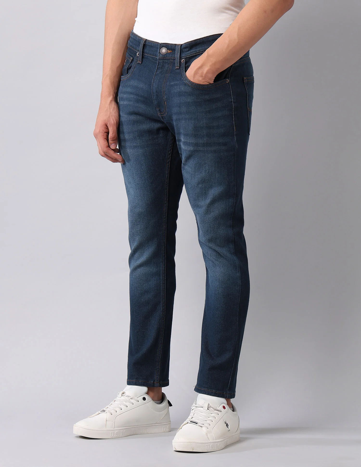 Henry Tapered Fit Blue Jeans - Image 4