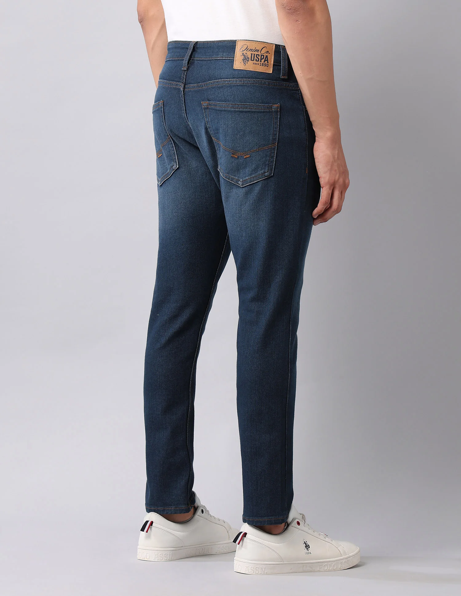 Henry Tapered Fit Blue Jeans - Image 5