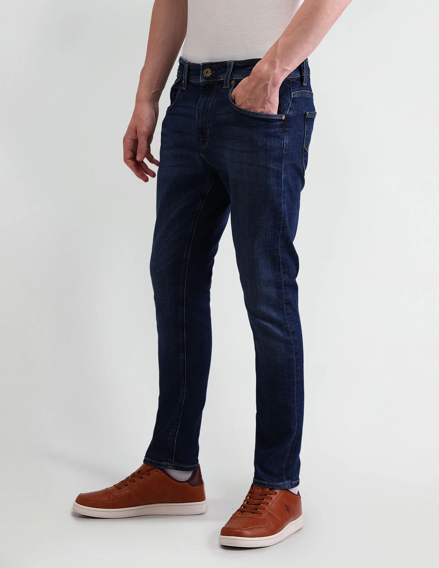 Henry Tapered Fit Blue Jeans - Image 4