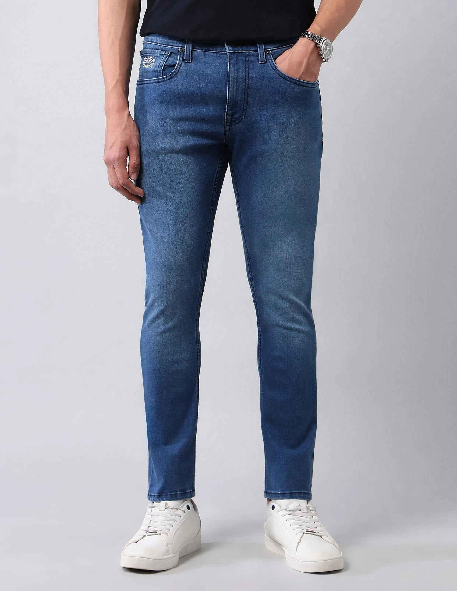 Henry Tapered Fit Blue Jeans