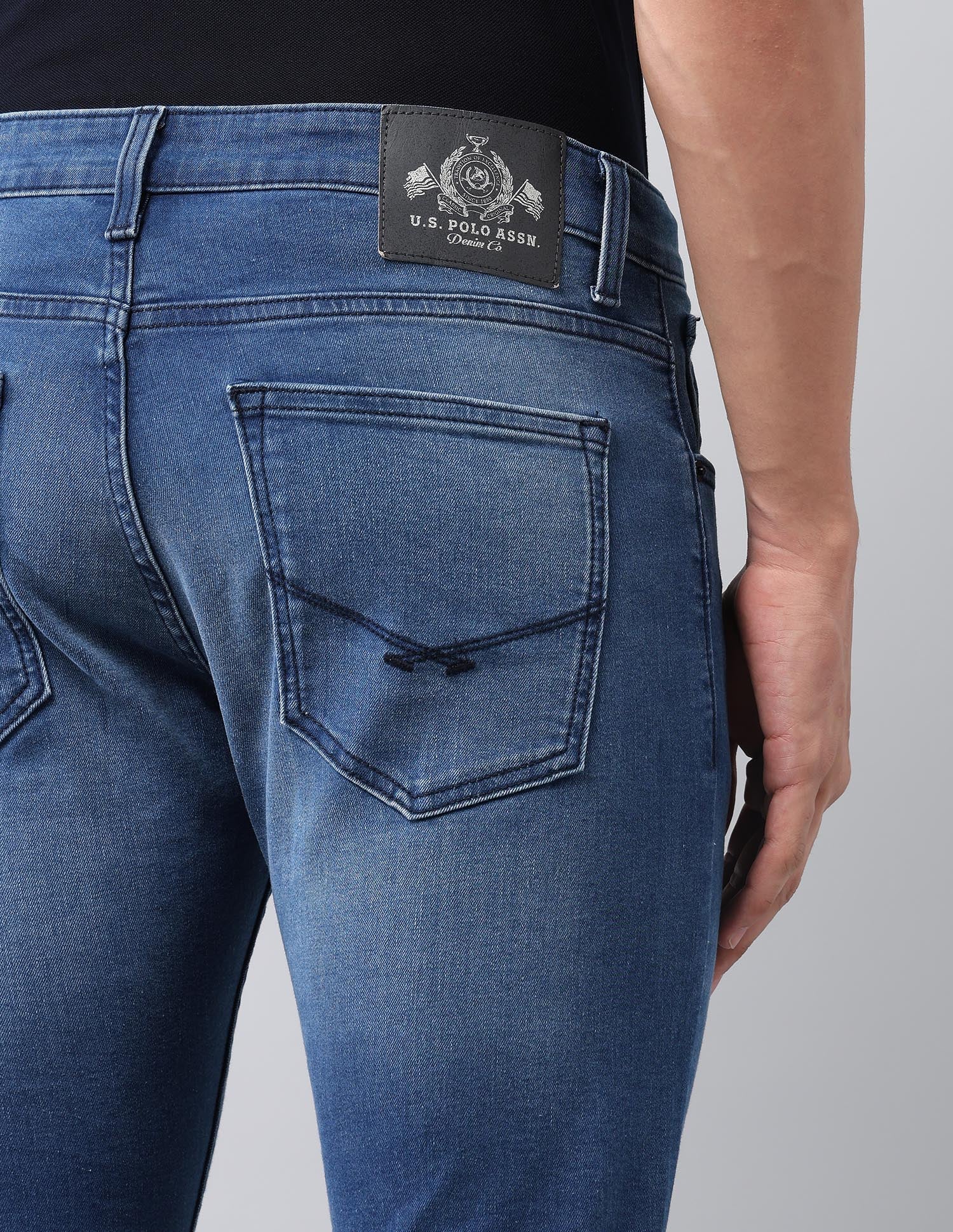Henry Tapered Fit Blue Jeans - Image 8