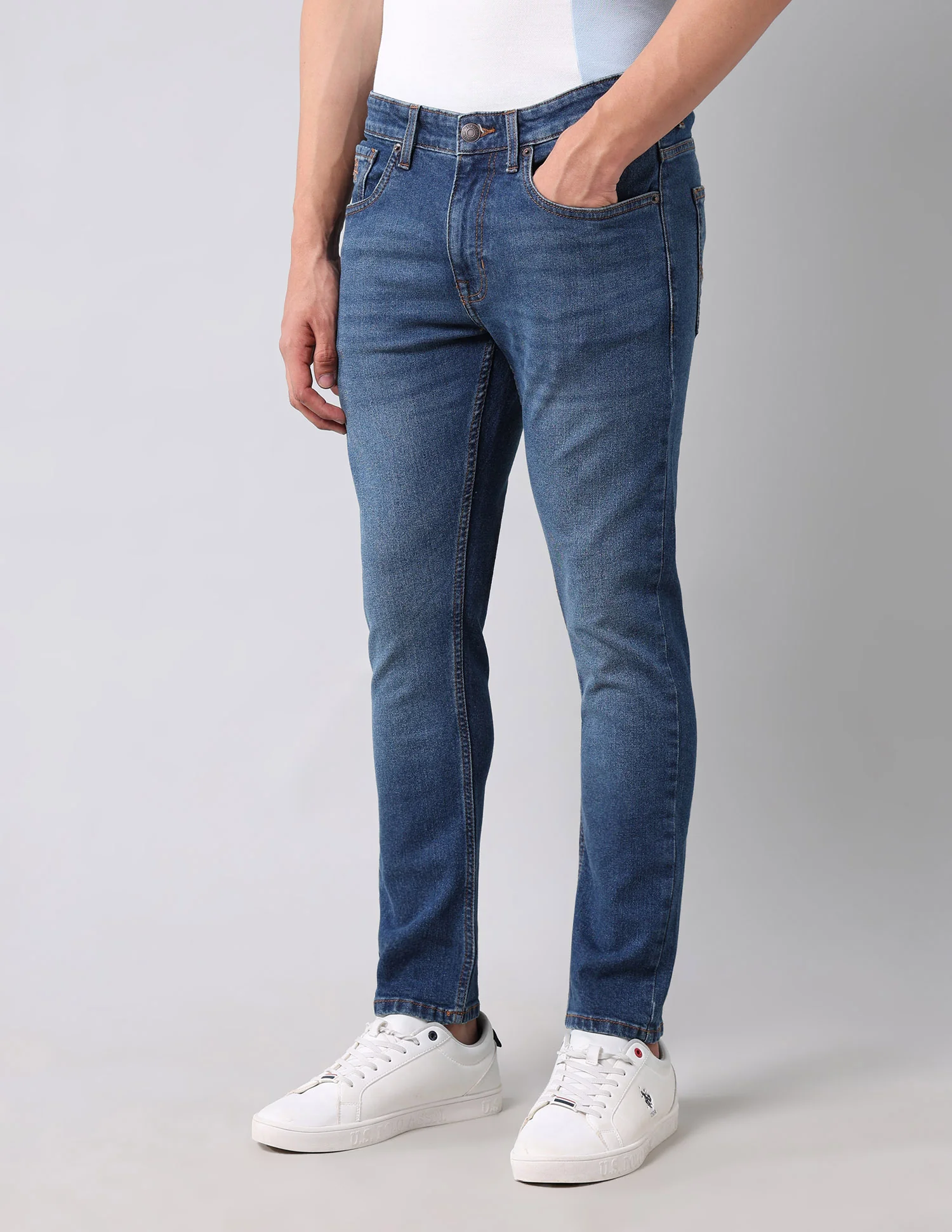 Henry Tapered Fit Blue Jeans - Image 4