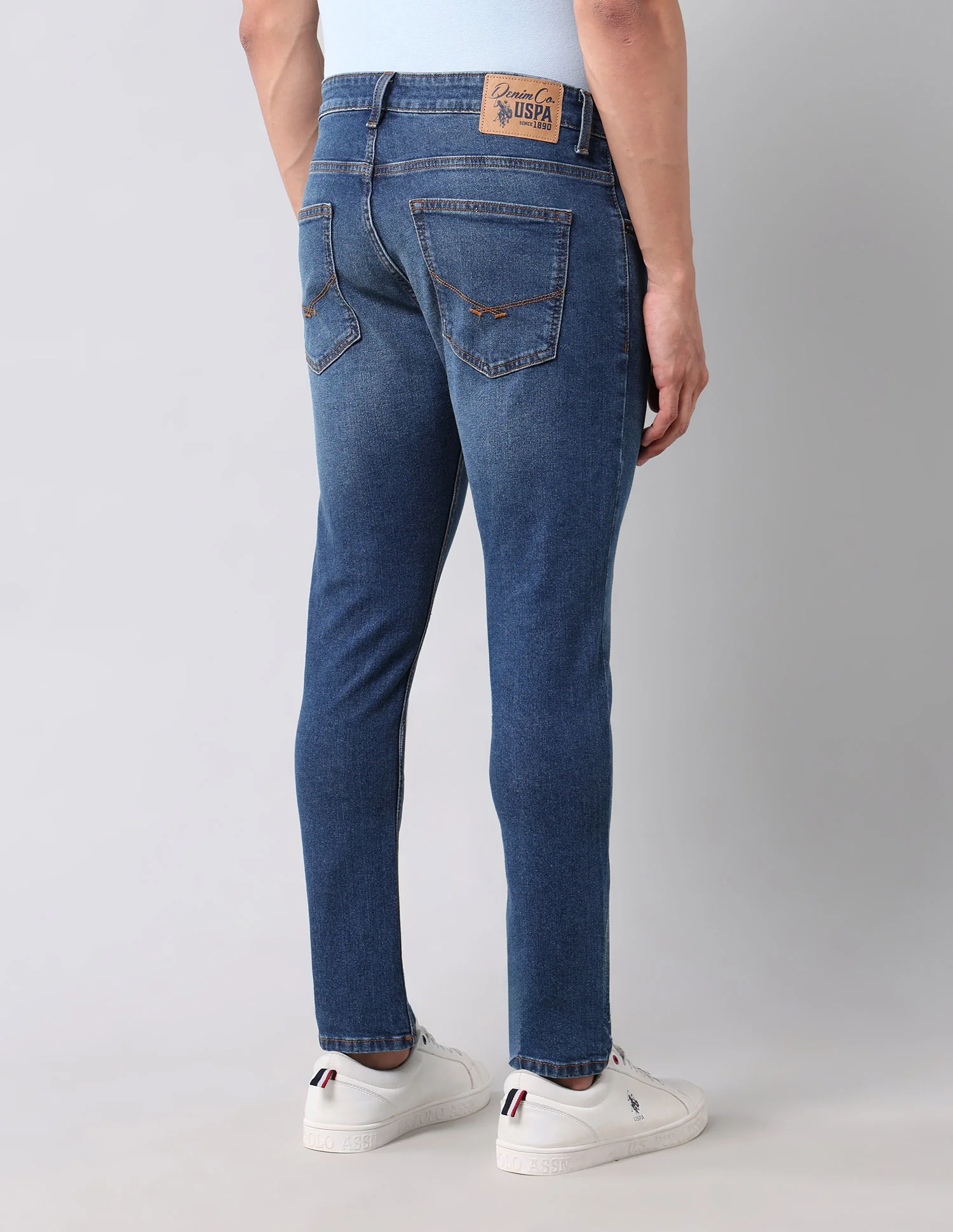 Henry Tapered Fit Blue Jeans - Image 5