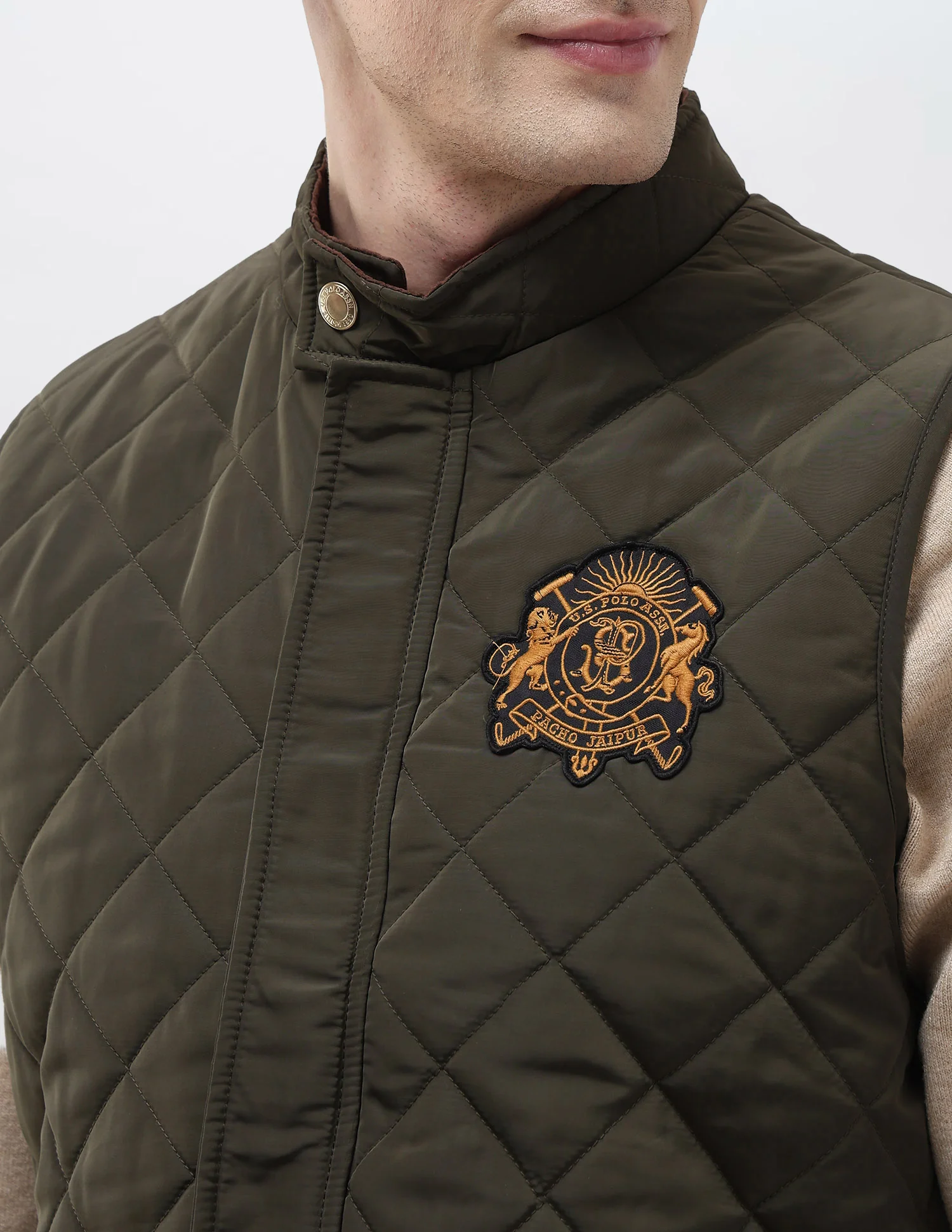High Neck Solid Quilted Jacket - Image 7