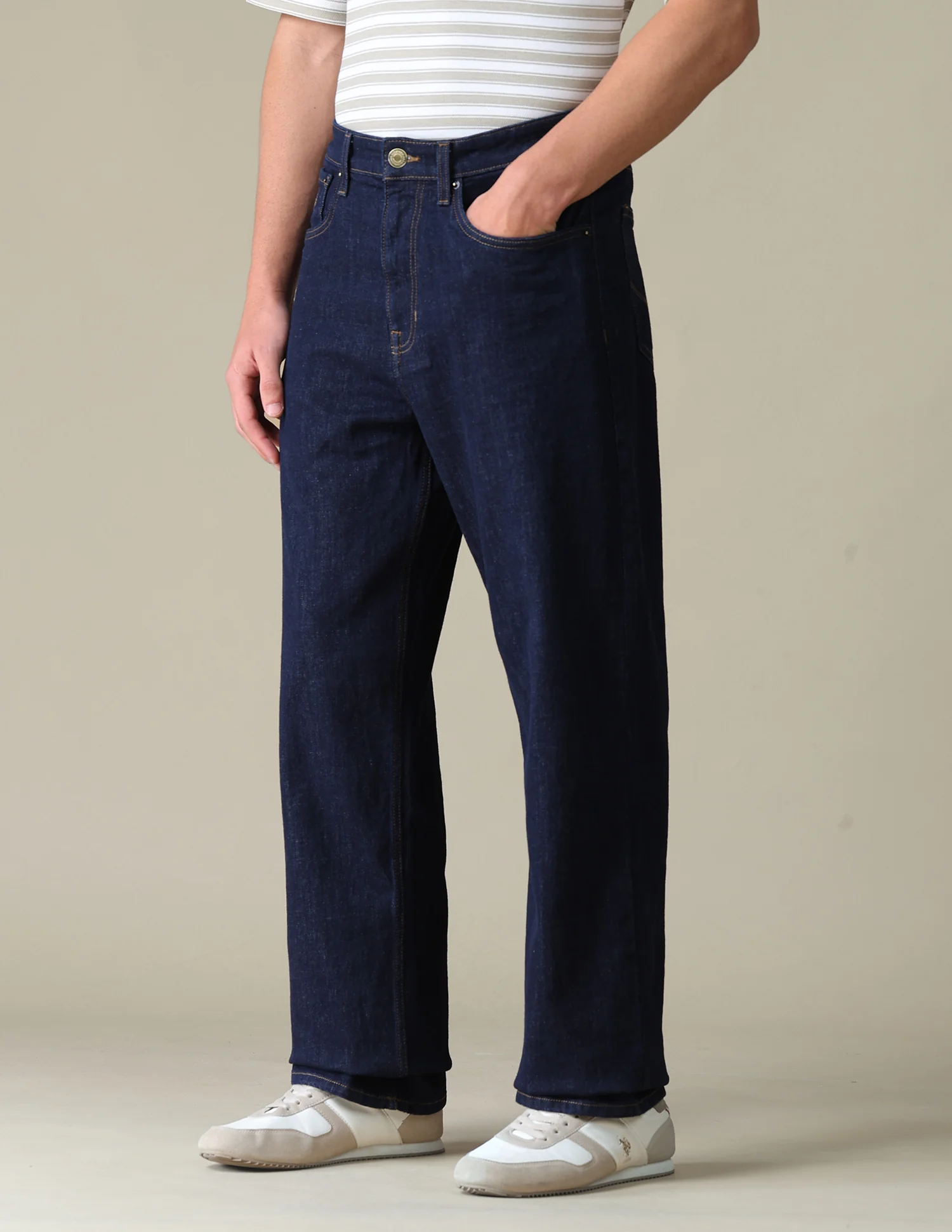 Logan Loose Straight Fit Blue Jeans - Image 4
