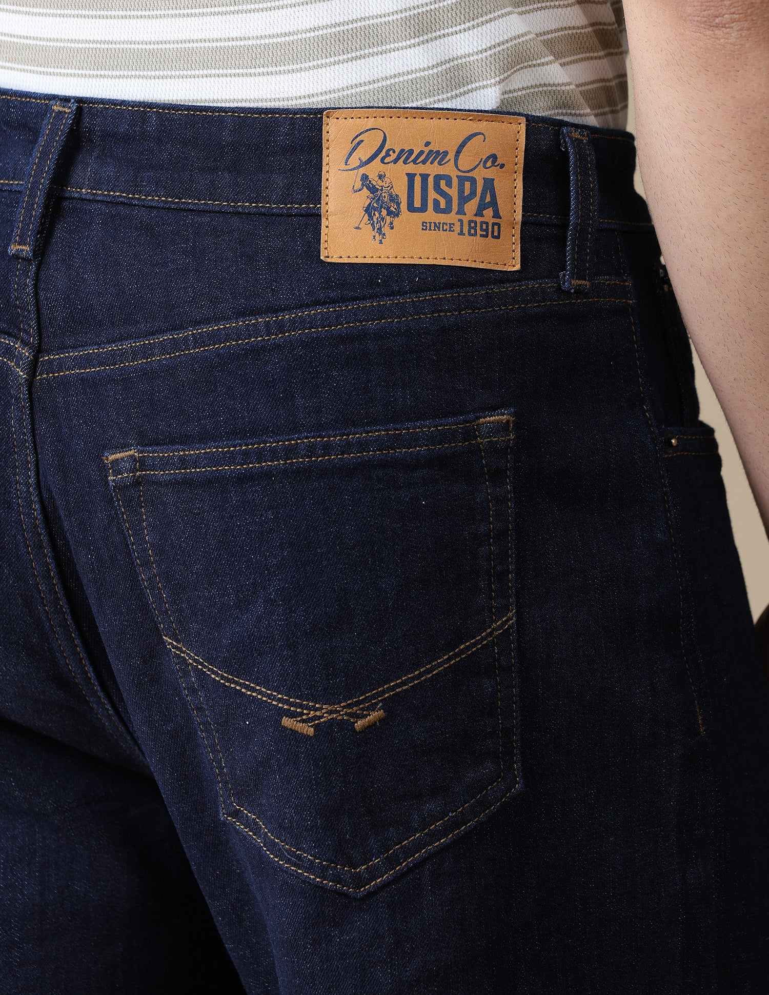 Logan Loose Straight Fit Blue Jeans - Image 8