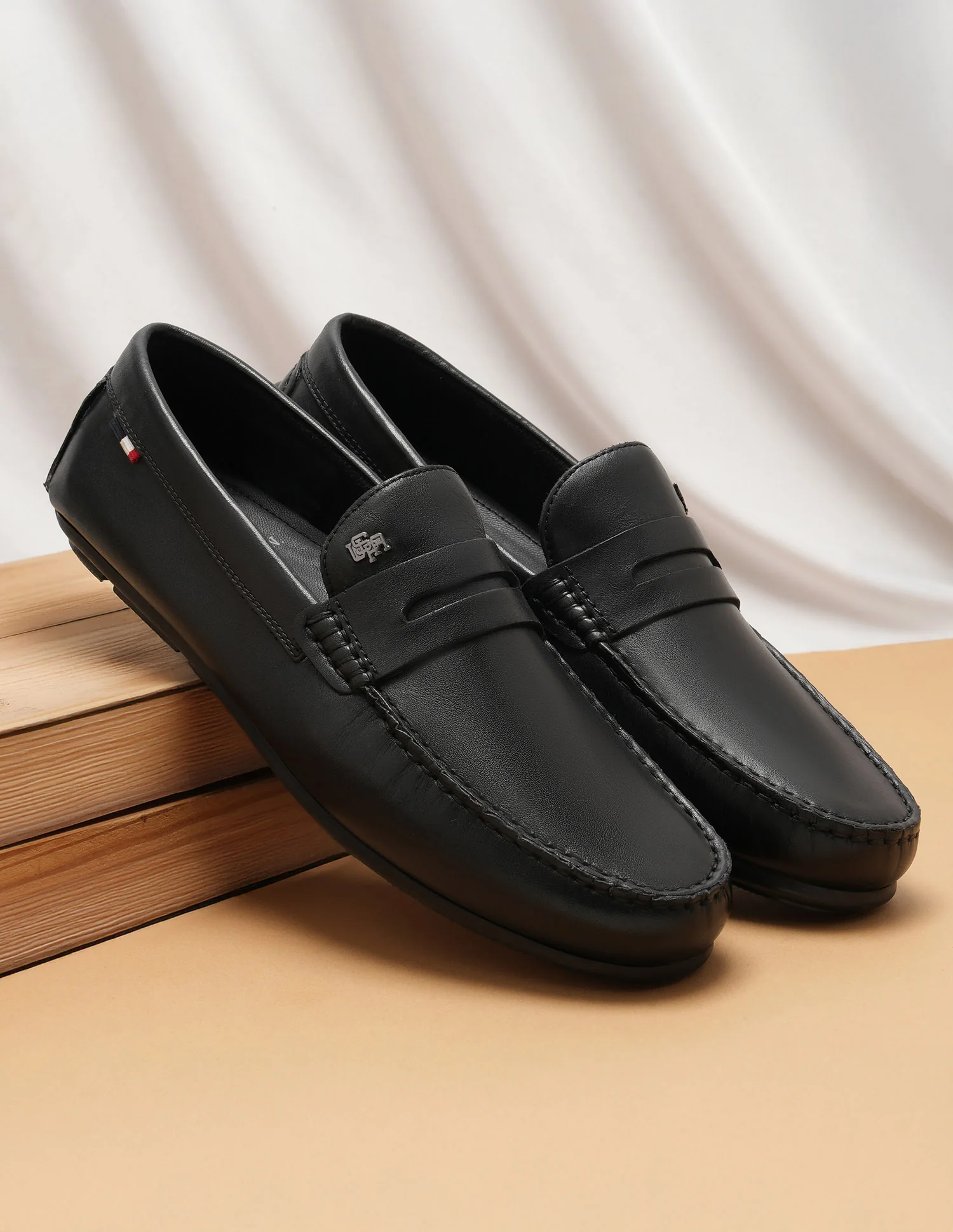Men Adonis Solid Loafers