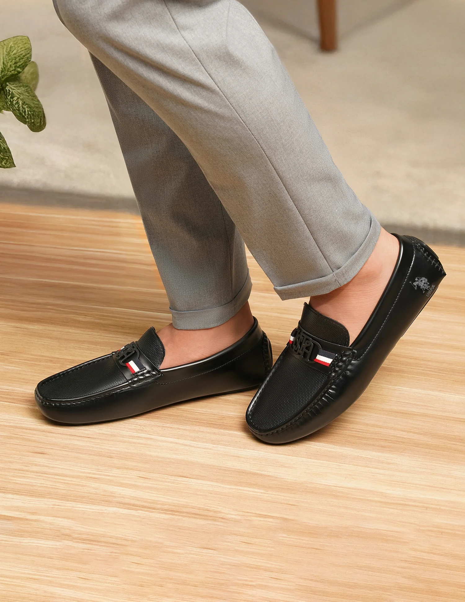 Men Anton Textured Loafer