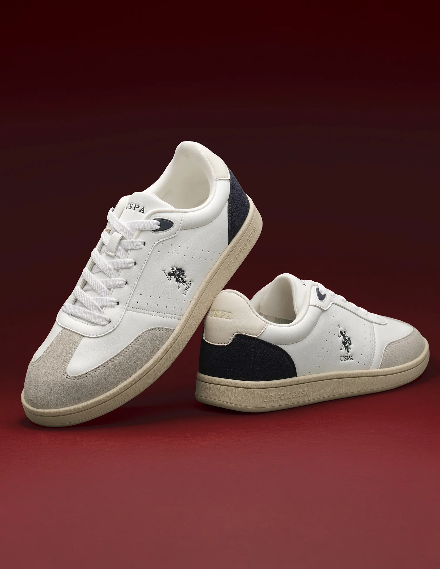 Men Cenik Colourblocked Sneakers