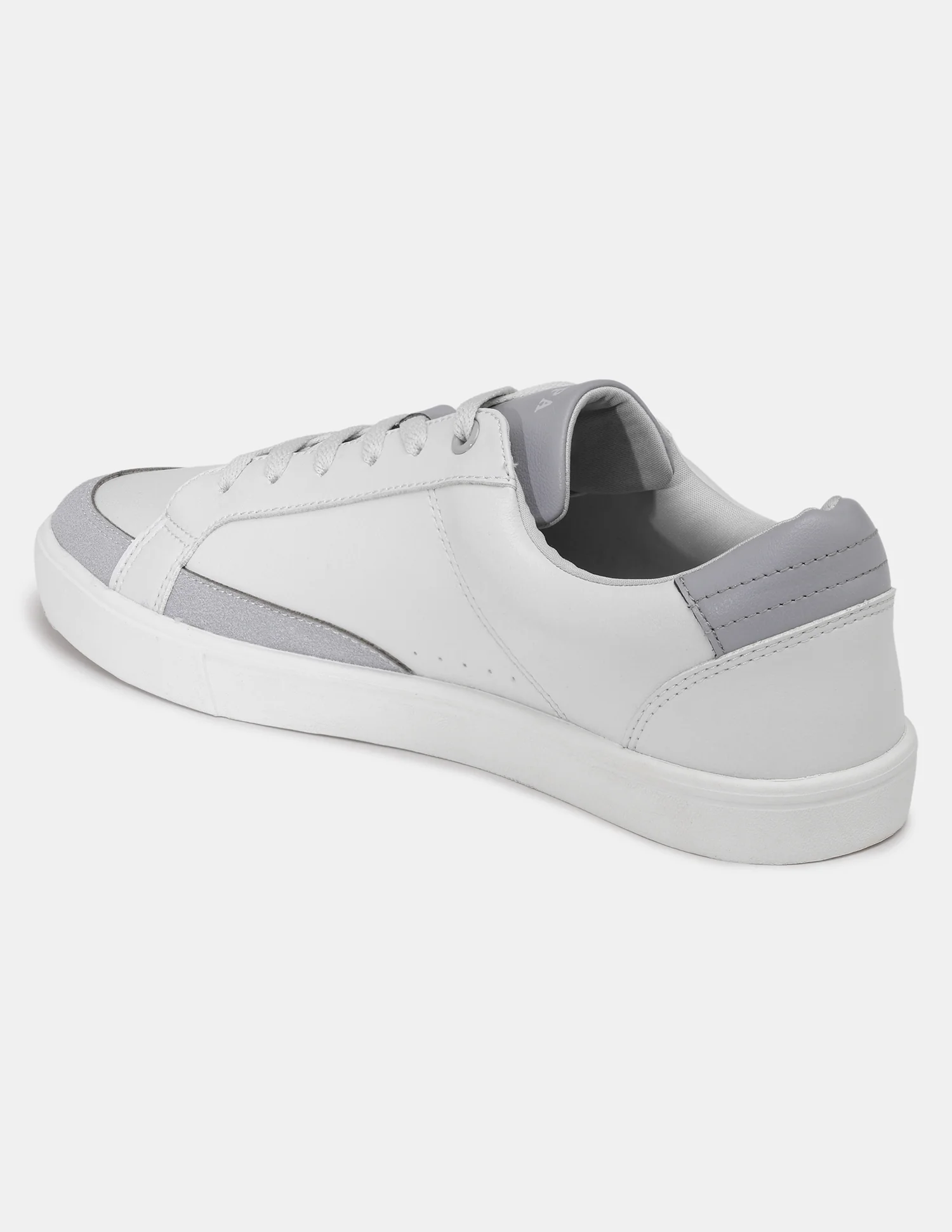 Men Chivery Colour Blocked Sneakers - Image 3