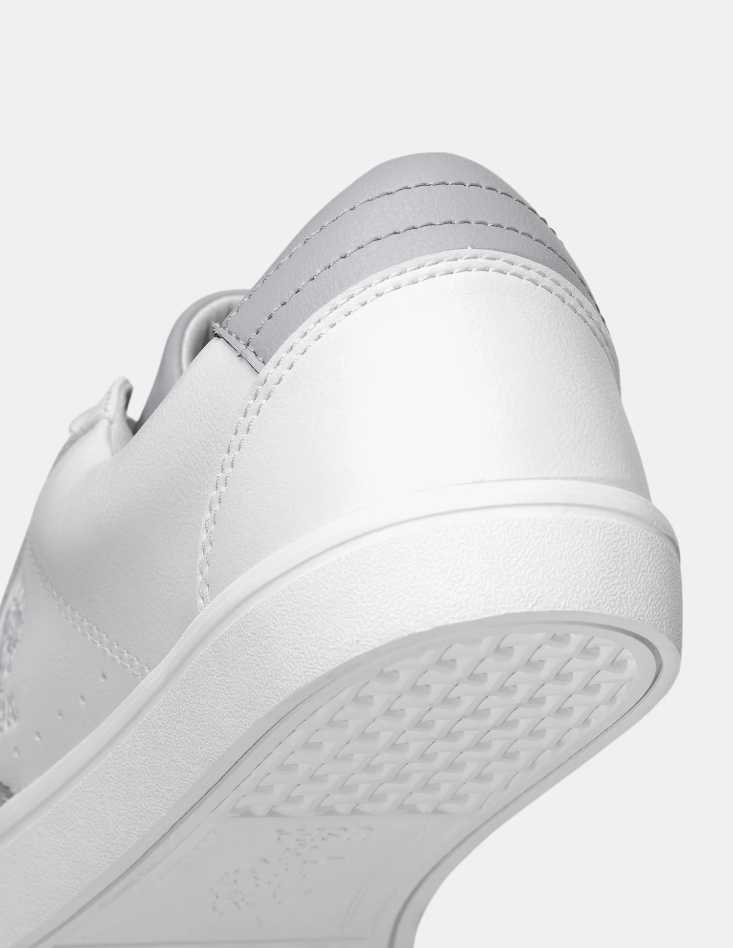 Men Chivery Colour Blocked Sneakers - Image 5