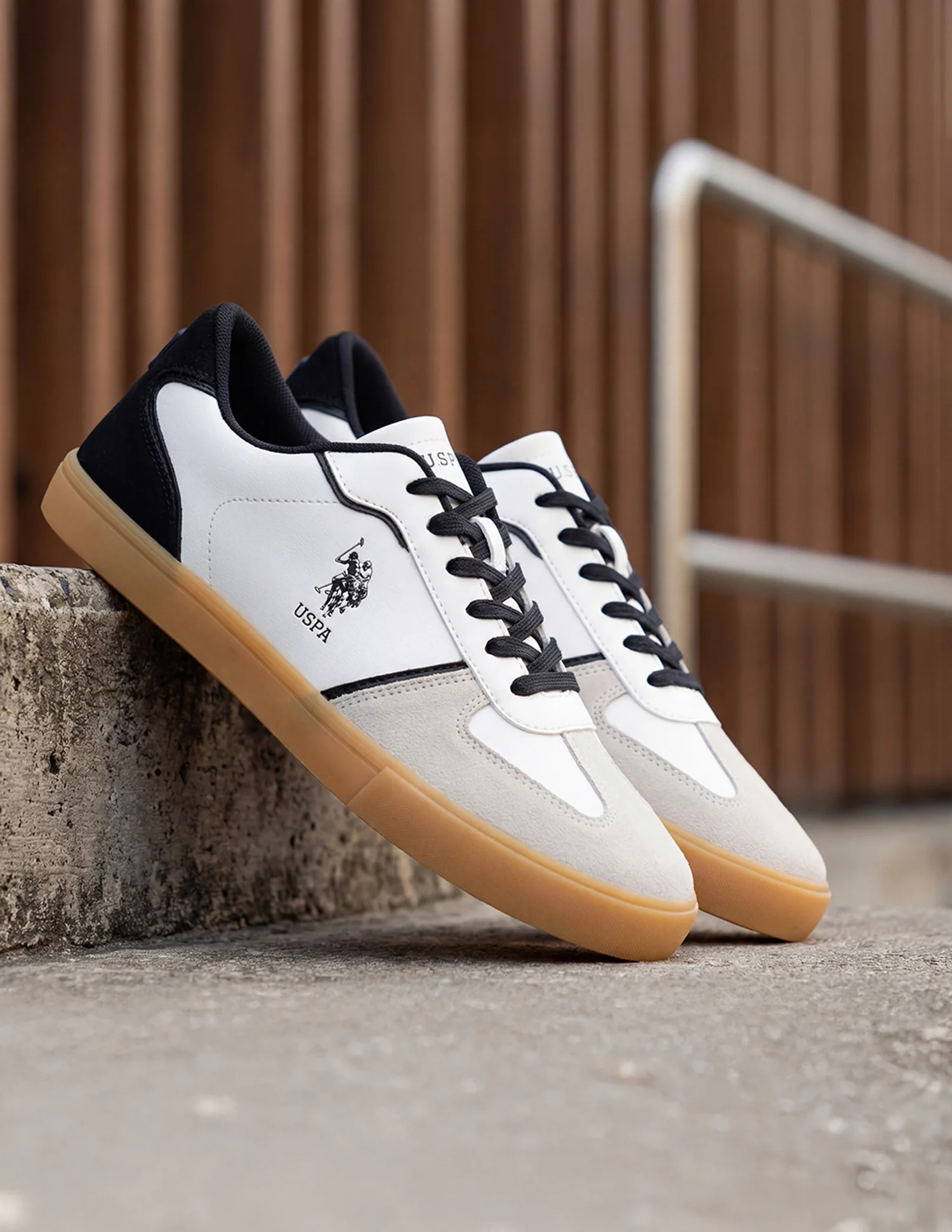 Men Colour Blocked Suede Oberon Sneakers