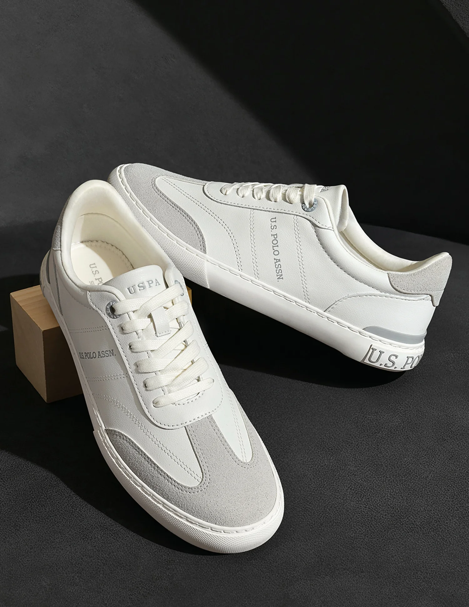 Men Colourblocked Gian 3.0 Sneakers