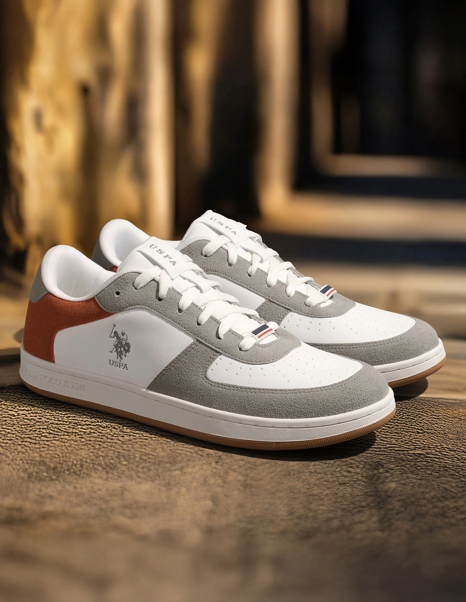 Feder Solid Casual Sneakers