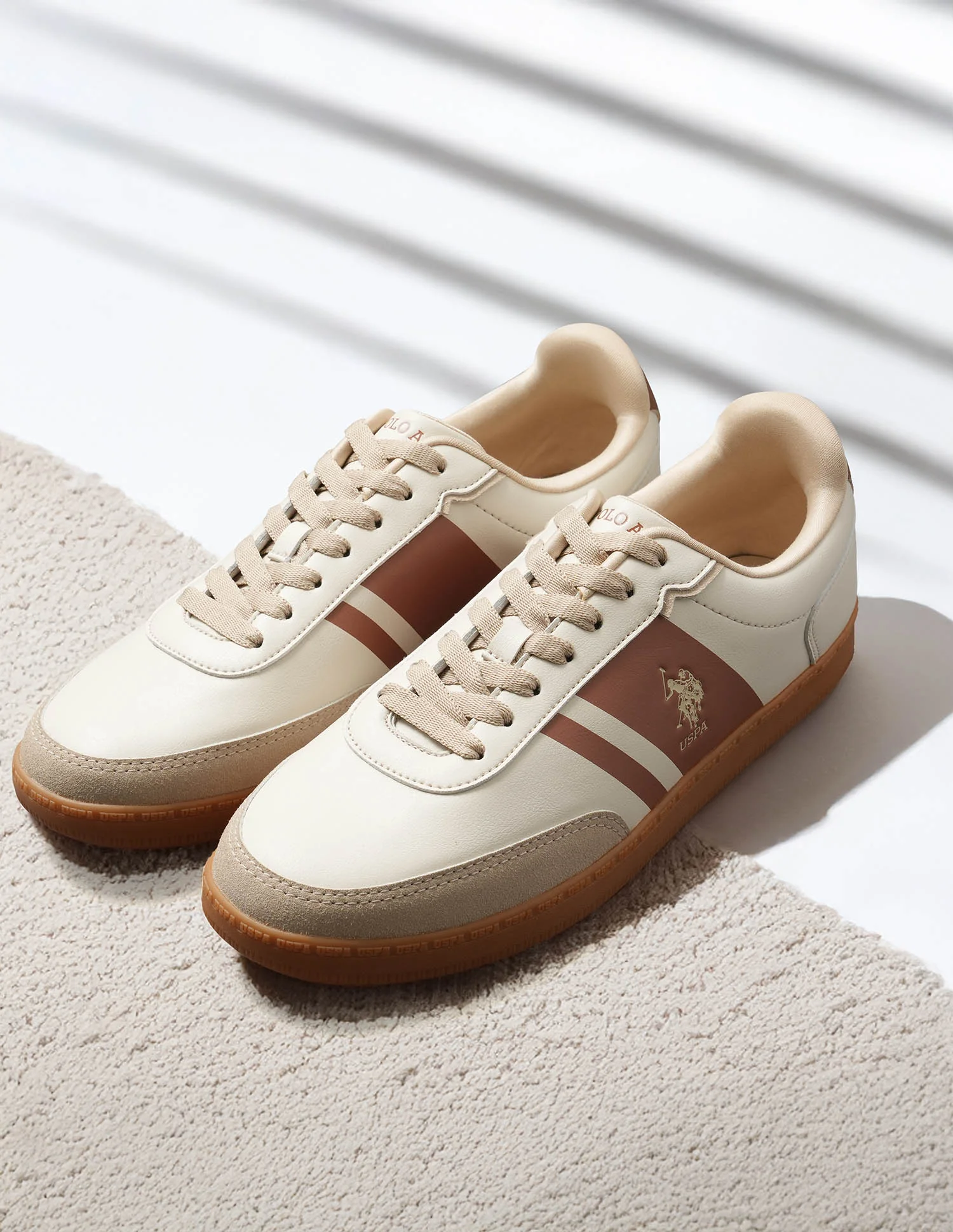 Men Hilton Colourblocked Sneakers