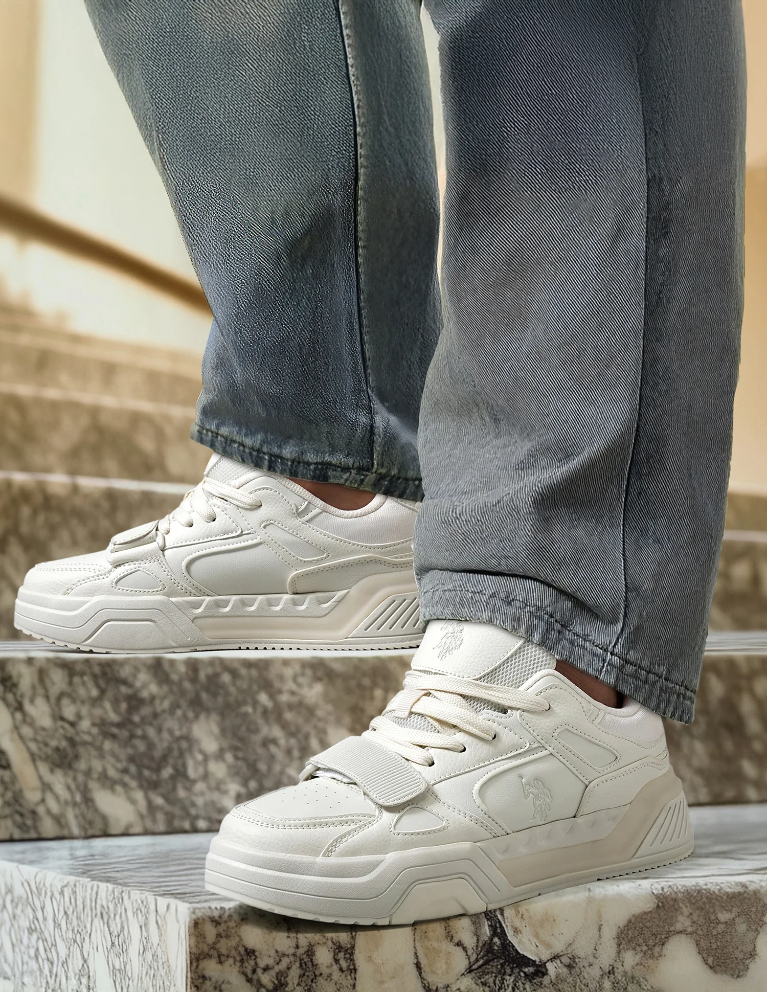 Men Low Top Mark Sneakers