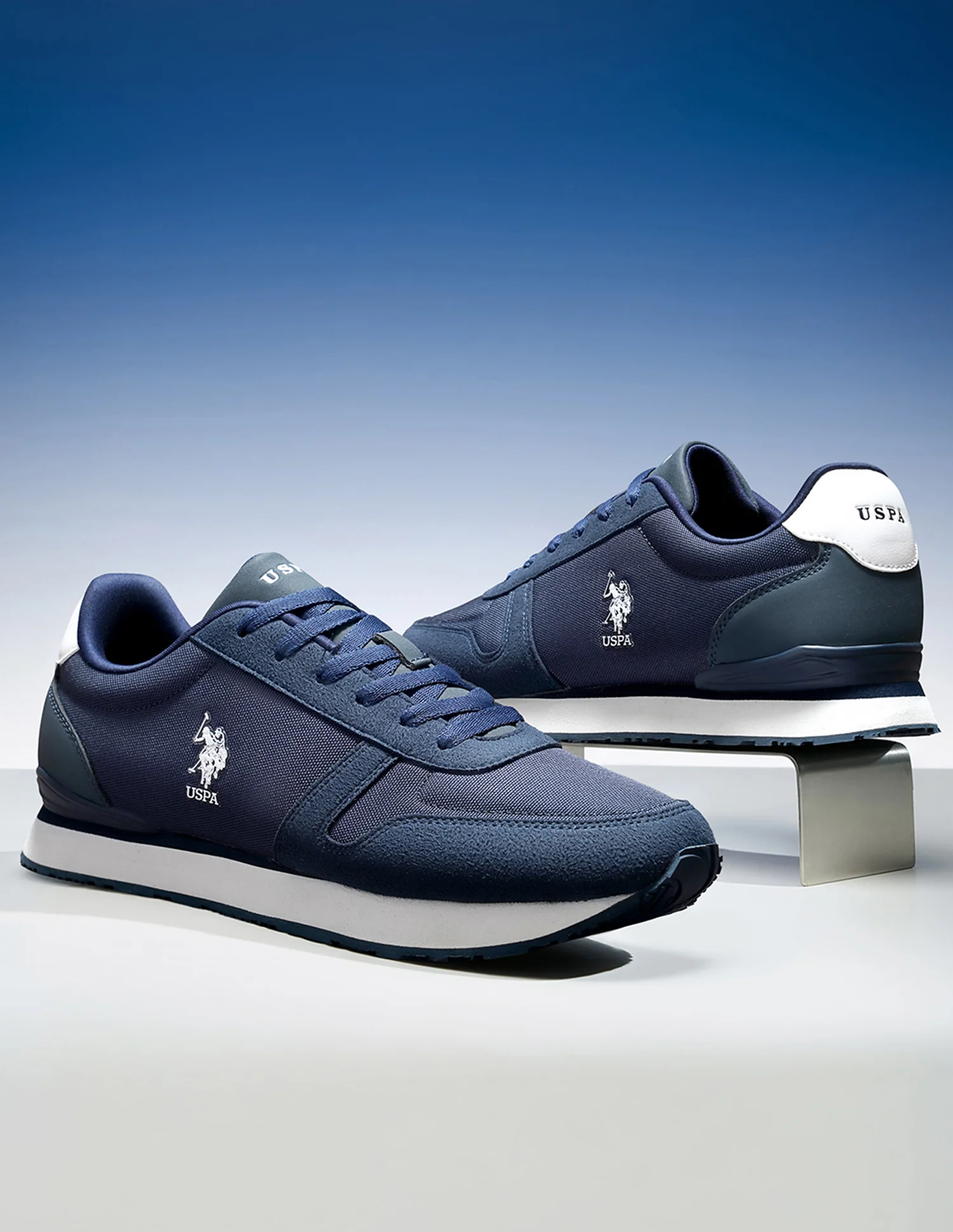 Men Regon Sneakers