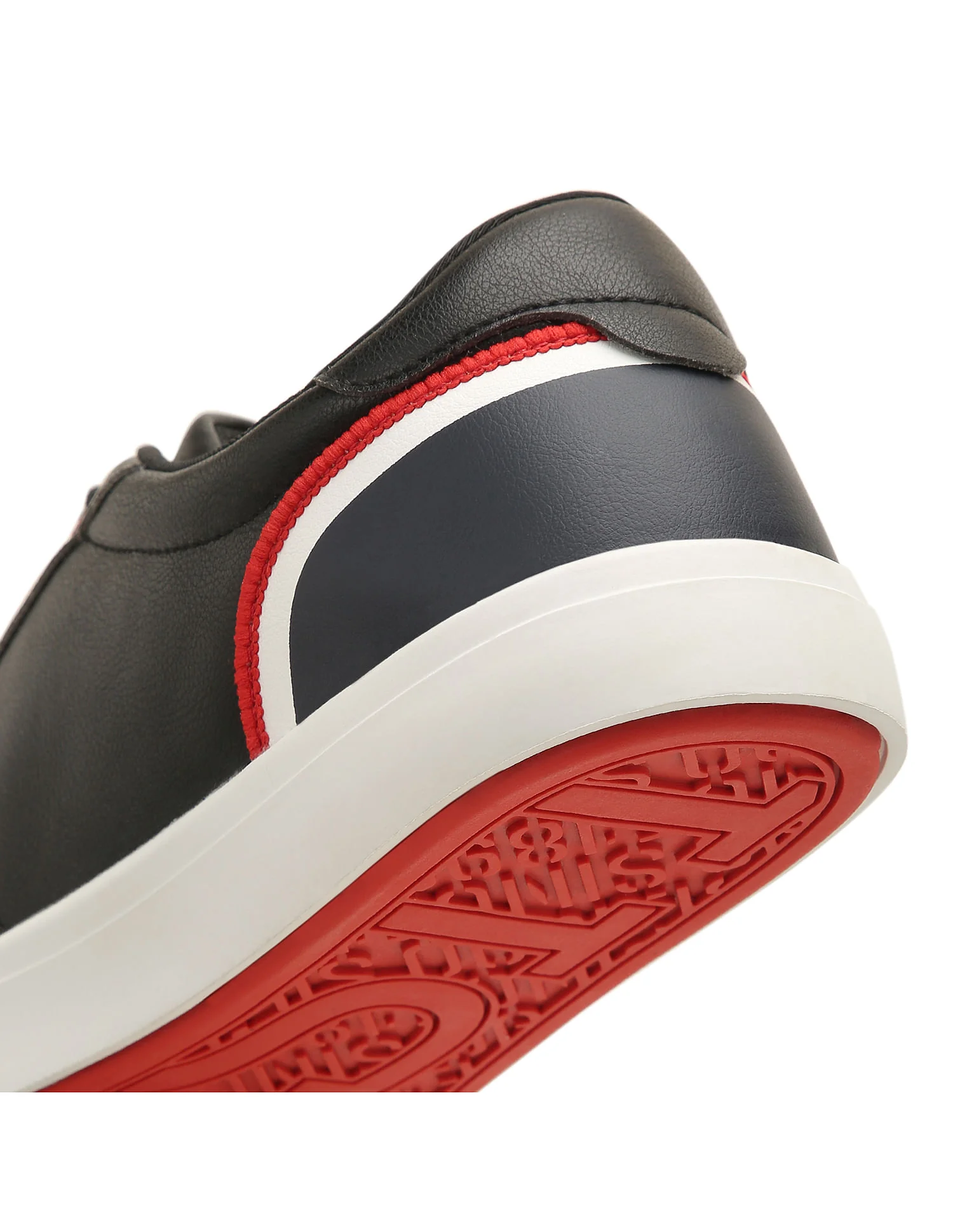 Men Solid Oskar 2.0 Sneakers - Image 8