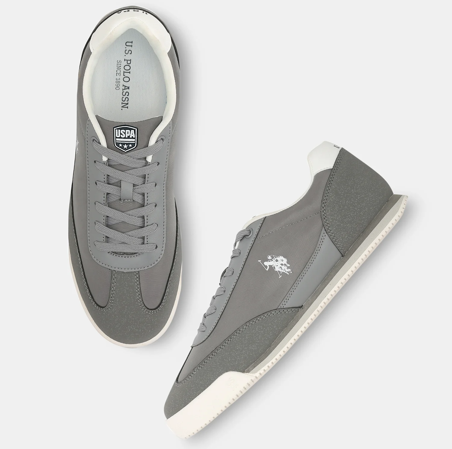 Men Solid Treviri Sneakers