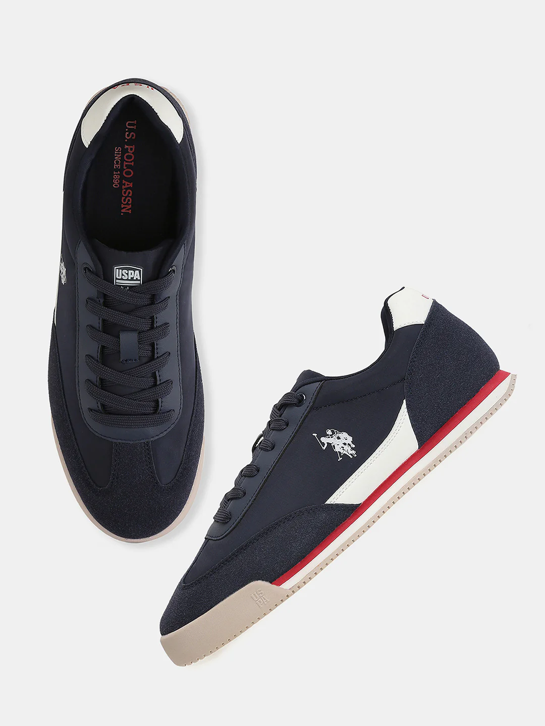 Men Solid Treviri Sneakers