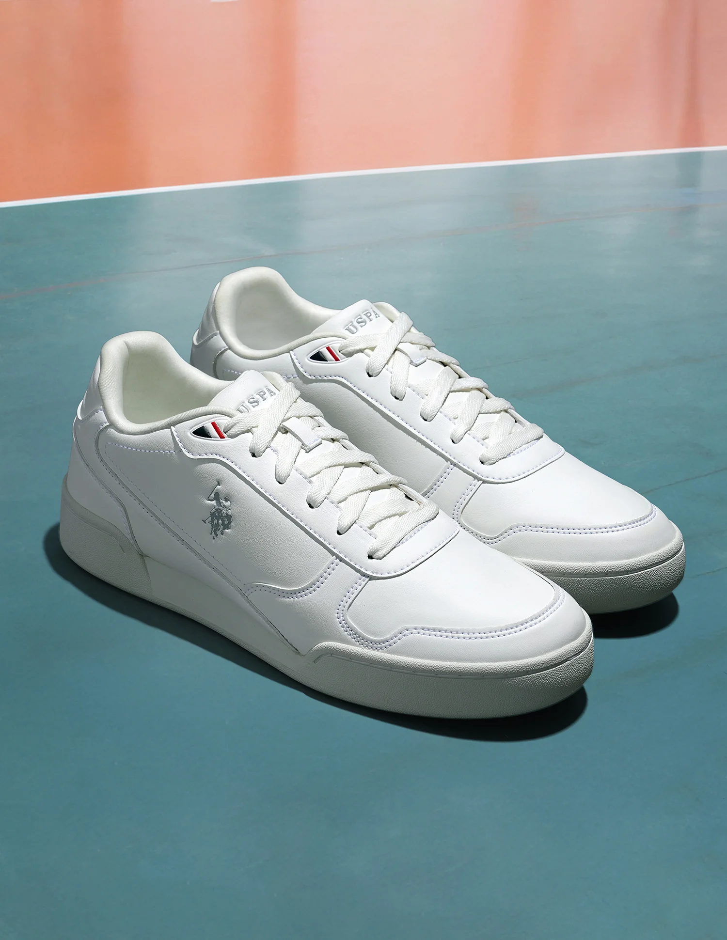 Men Valentin Solid Sneaker