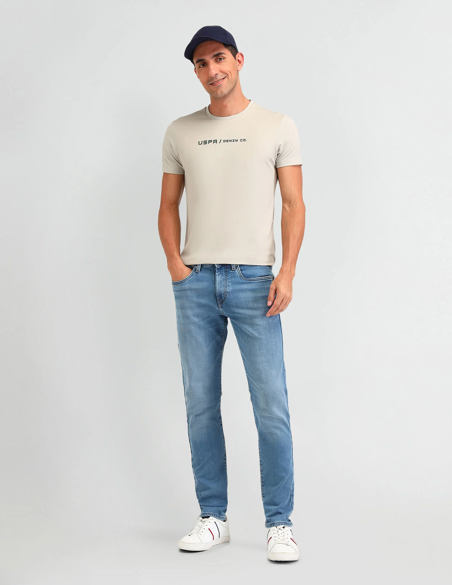 Mid Rise Light Wash Jeans - Image 3