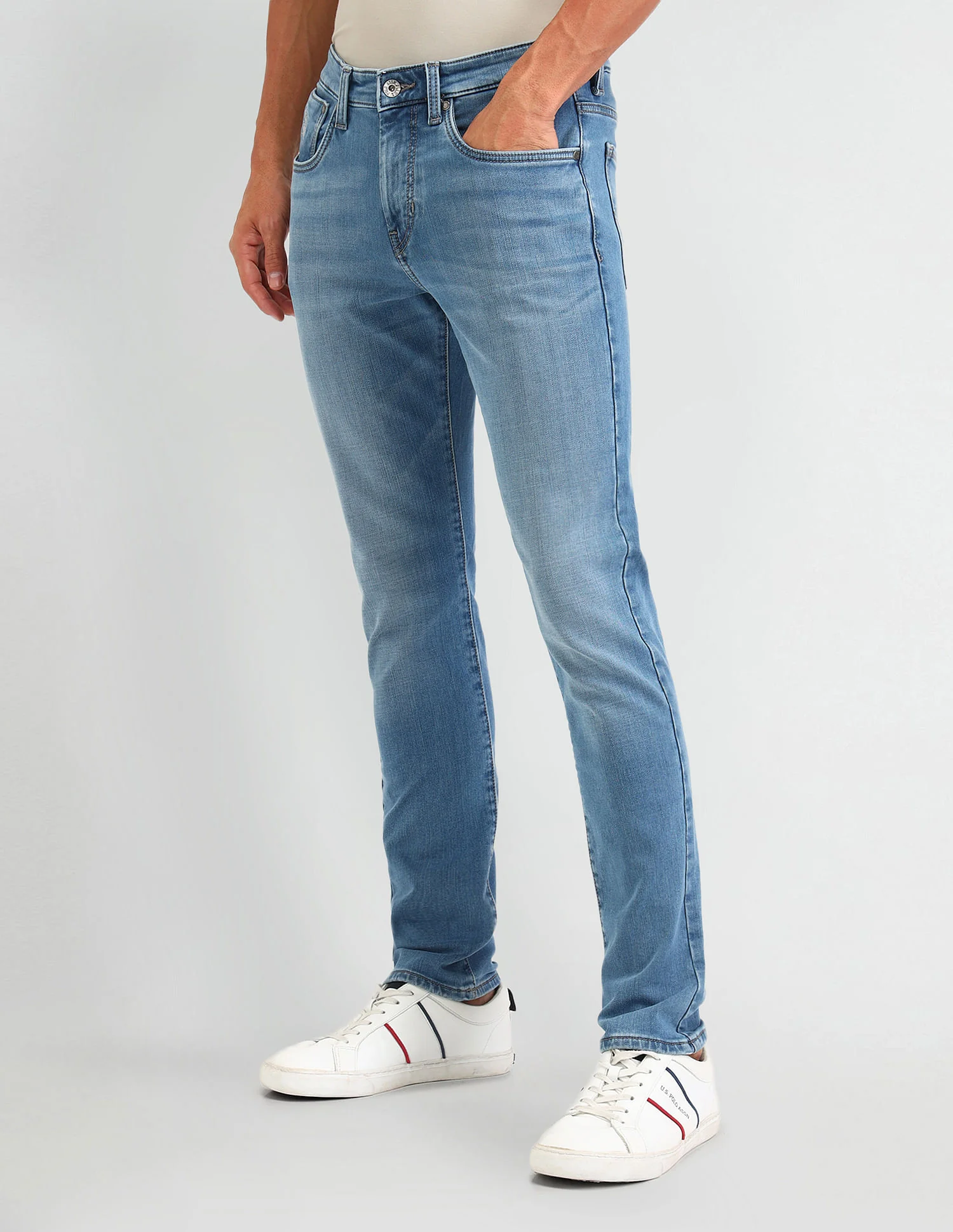 Mid Rise Light Wash Jeans - Image 4