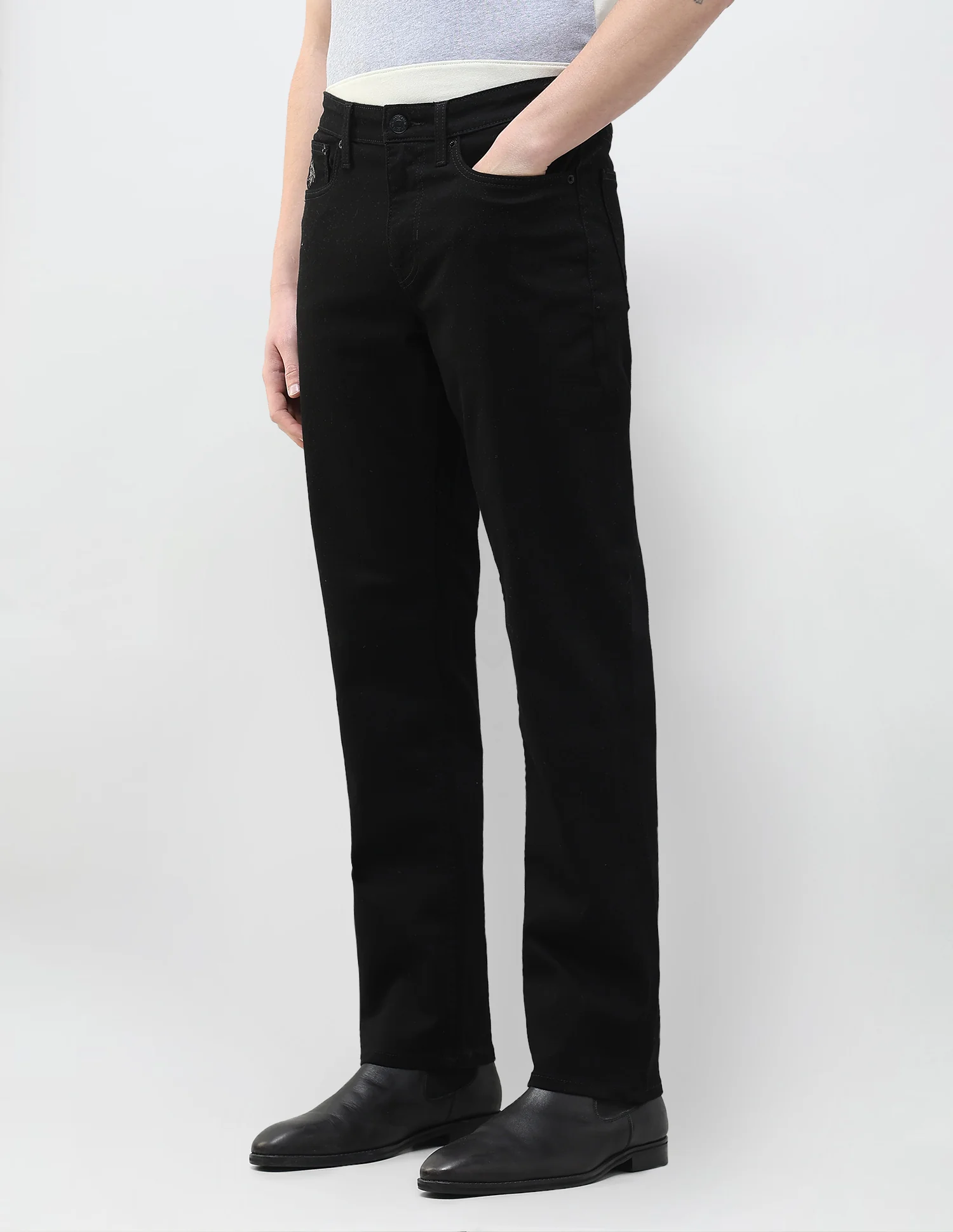 Mid Rise Shawn Relaxed Fit Jeans - Image 4