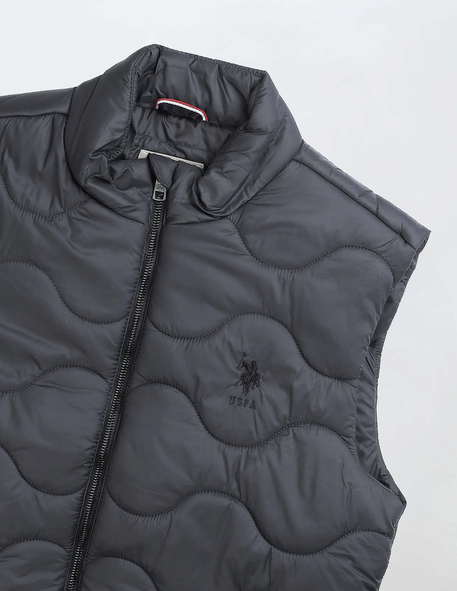 Regular Fit Sleeveless Quilted Jacket - Image 2