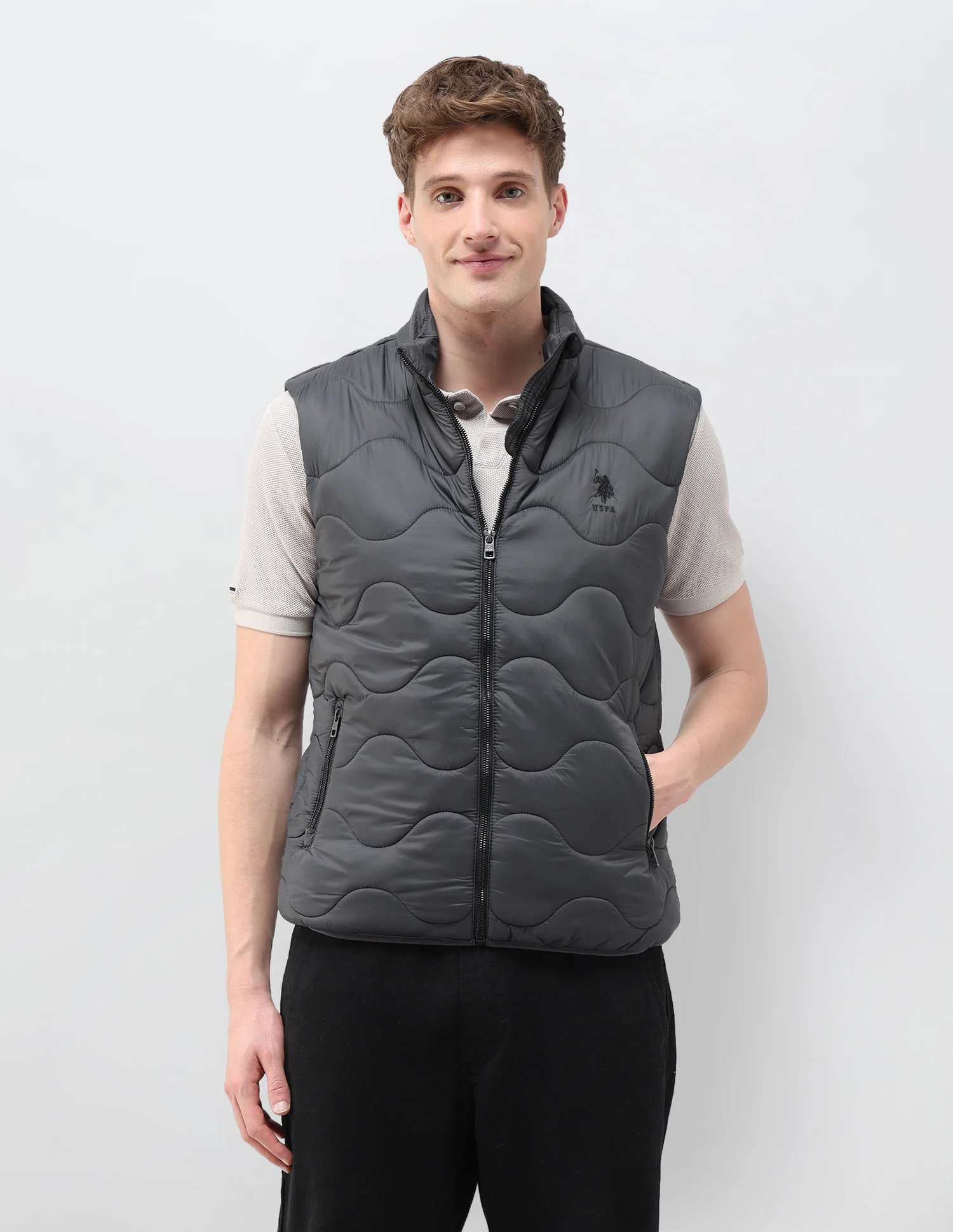 Regular Fit Sleeveless Quilted Jacket - Image 6